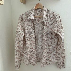 neutral floral snap button long sleeve blouse